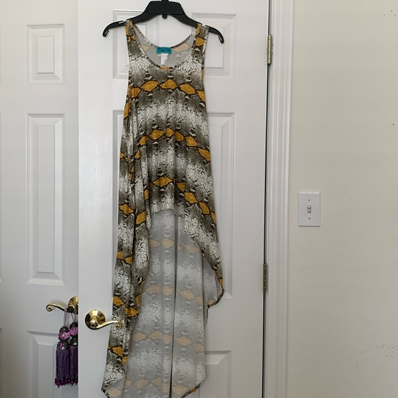 Turquoise haven top short in front long in back - Picture 1 of 3